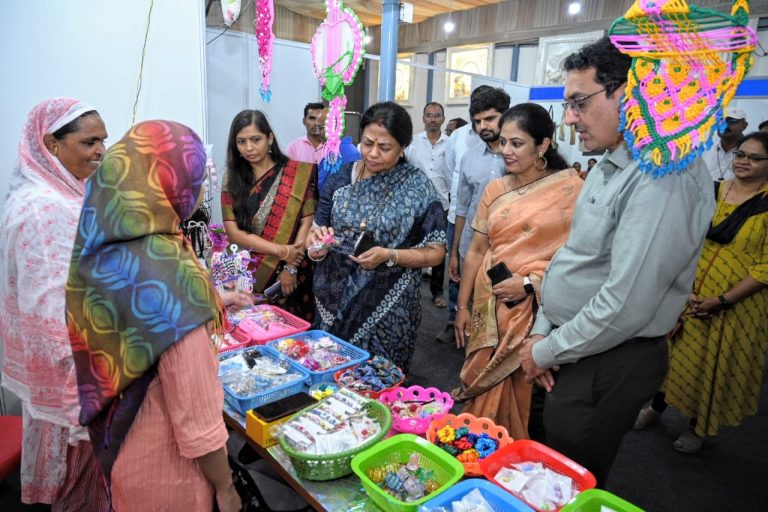 परितक्त्या महिलांच्या स्वावलंबनासाठी सर्वंकष व एकत्रित प्रयत्न करण्याची गरज – निवासी आयुक्त आर. विमला